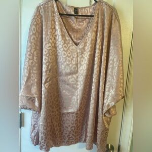 SHEIN Privé Plus Leopard Jacquard Satin Shirt